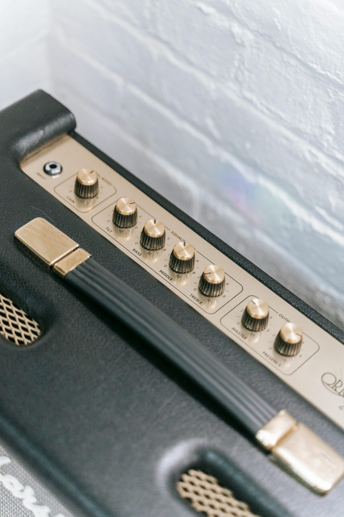 How Many Speakers Can Be Connected to an Amplifier?